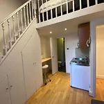 F5- Mezzanine Studio fits 3 Near Paddington